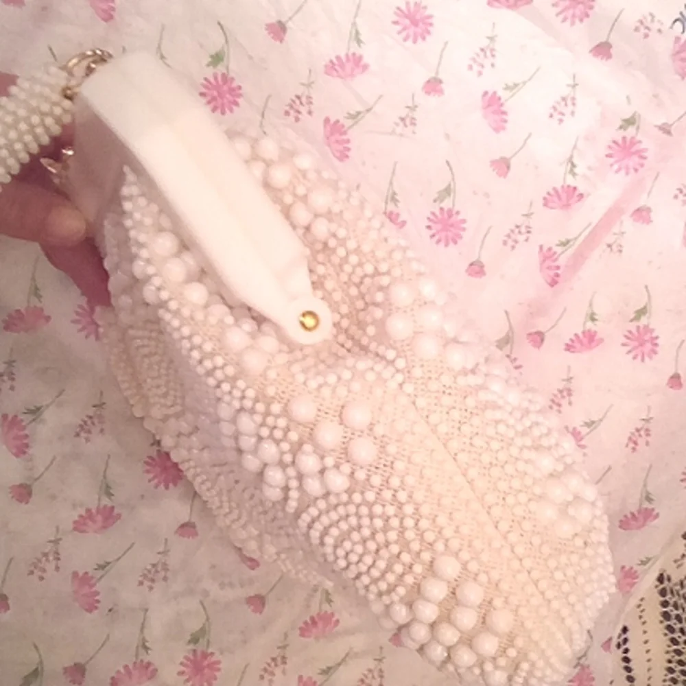 Vintage 1950's Pearl Beaded White  Hand Bag! Rare! - Picture 9 of 9